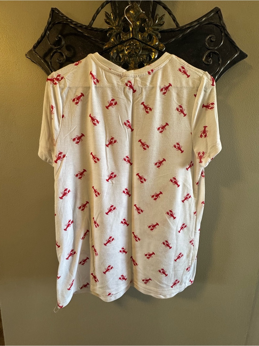 All T-shirts 3 for $30!! 🎉 
Ardene White Tee with Red Lobster Print - Picture 2 of 3